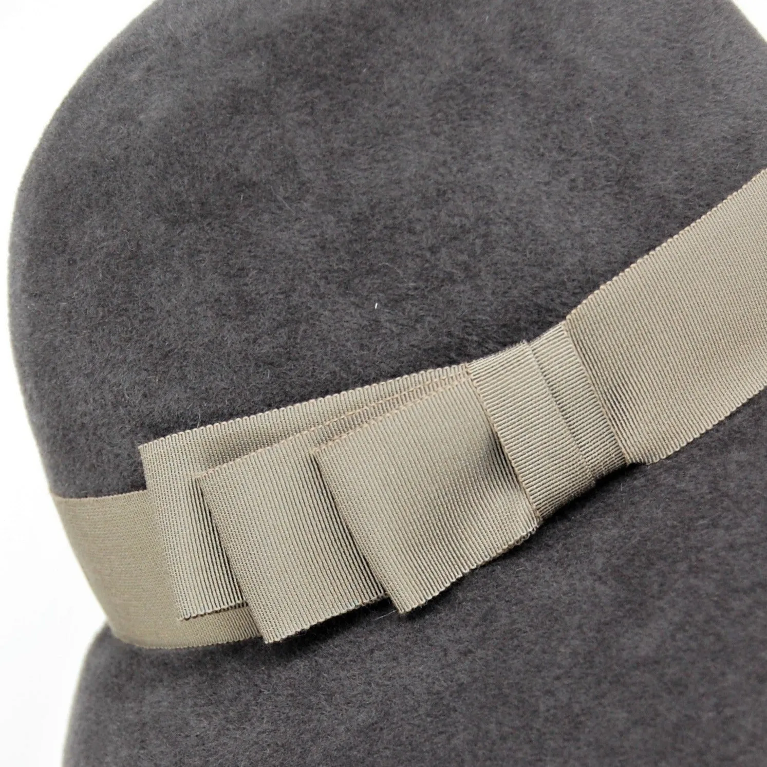 Clara, Fog Grey