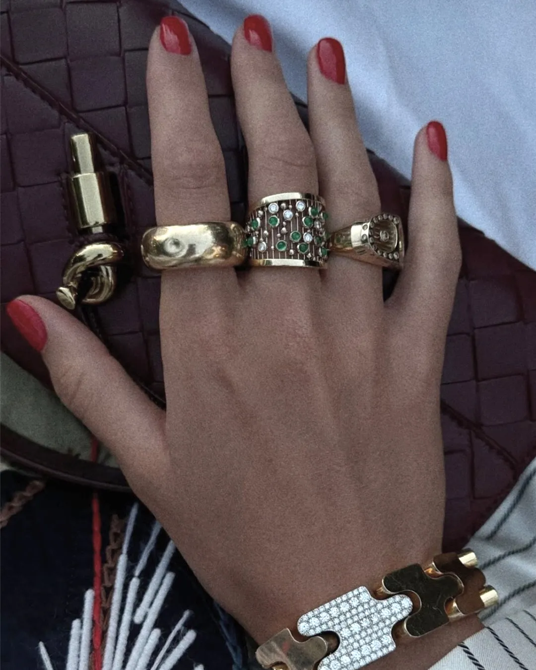 Strings Theory ring w emeralds
