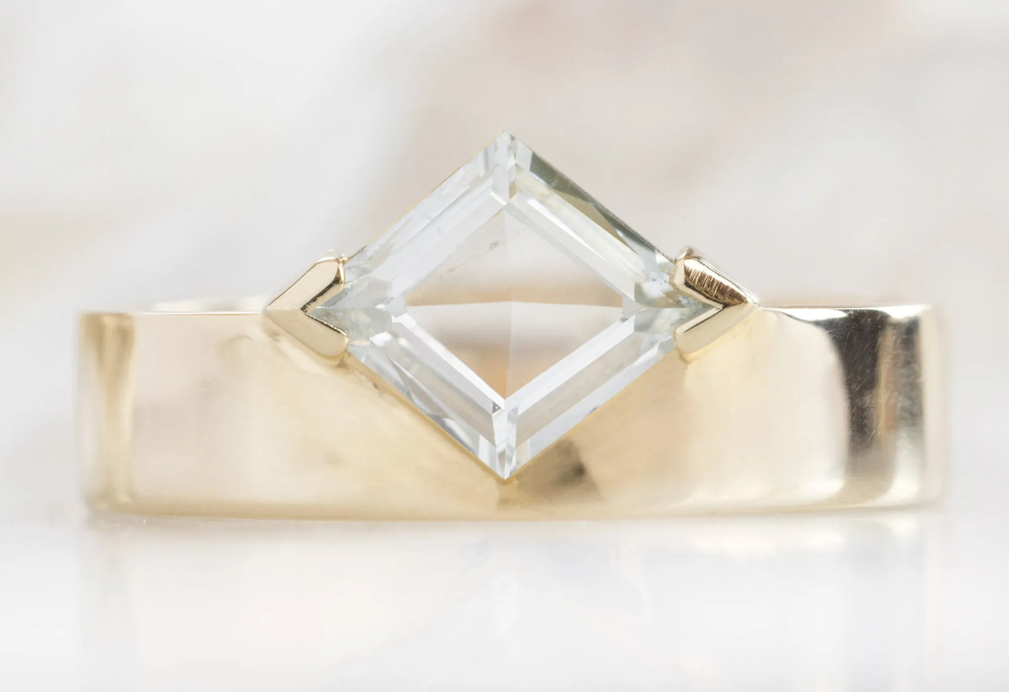 The Cigar Band with a Kite-Shaped White Diamond